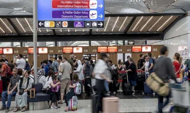 Turizm noktalarındaki havalimanlarında yaz dönemi hareketli geçti: 83 milyondan fazla yolcu ağırlandı