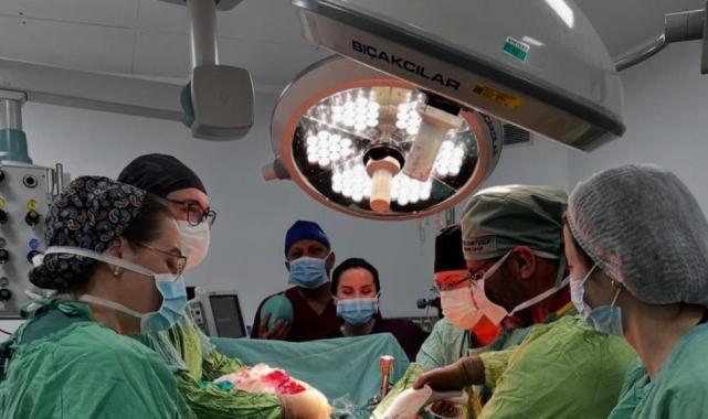 Trabzon'da karnından 26 kilogramlık tümör çıktı