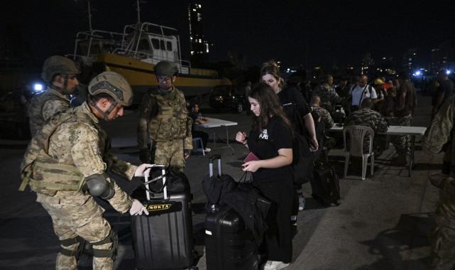 Türk ordusu, sivillerin tahliyesi için Lübnan'da