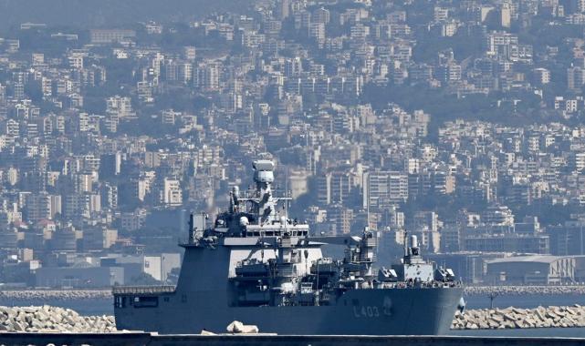 Türk tahliye gemileri Beyrut'a ulaştı