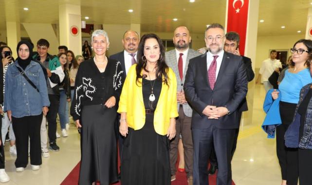 Türkan Şoray: "Dünyada savaşlar bitsin"