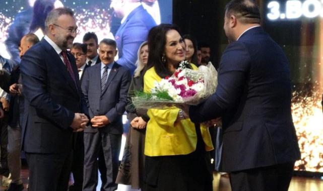 Türkan Şoray: "Dünyada savaşlar bitsin"