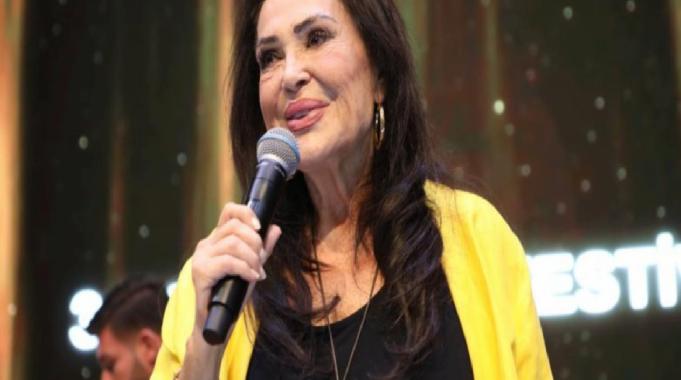 Türkan Şoray: "Dünyada savaşlar bitsin"