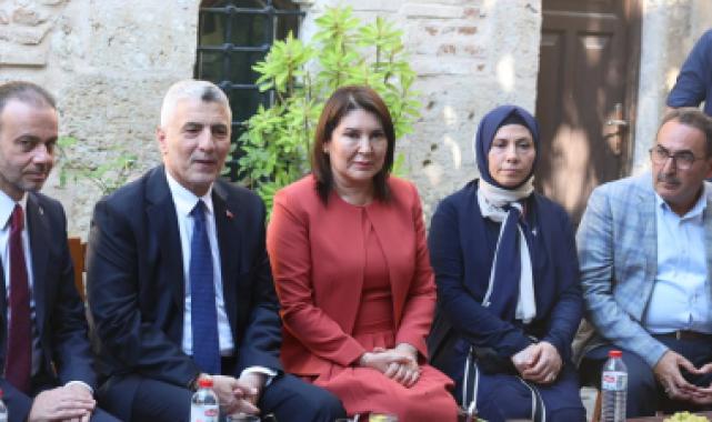 'Türkiye Buluşmaları'nda yeni durak Adana... Bakan Bolat: Türkiye'nin döviz yeterliliği sorunu kalmadı