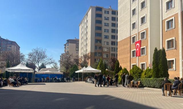 TUSAŞ şehidi Zahide Güçlü Ekici'nin ayakkabıları evinin girişine konuldu