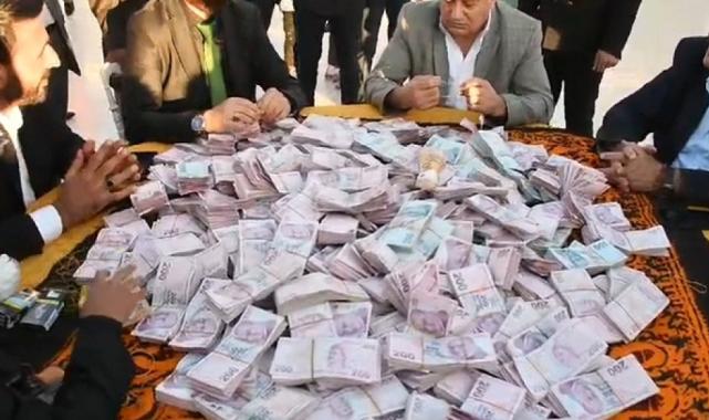 Van'da aşiret düğün: Geline 4 kilo altın, damada 10 milyon TL takıldı