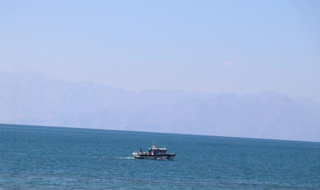 Van'da kaybolan Rojin her yerde aranıyor