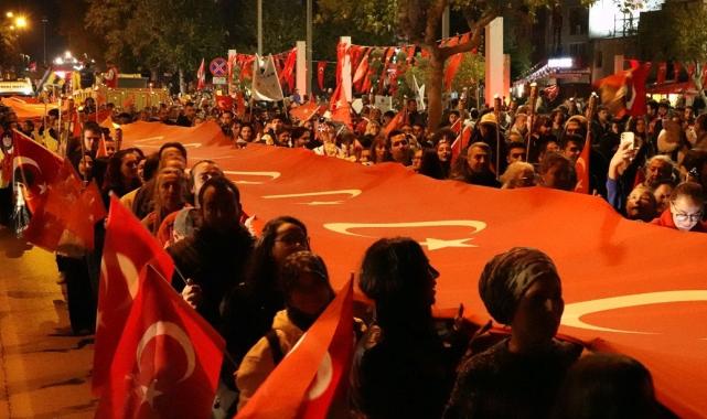 Yurdun dört bir yanında Cumhuriyet Bayramı için fener alayı