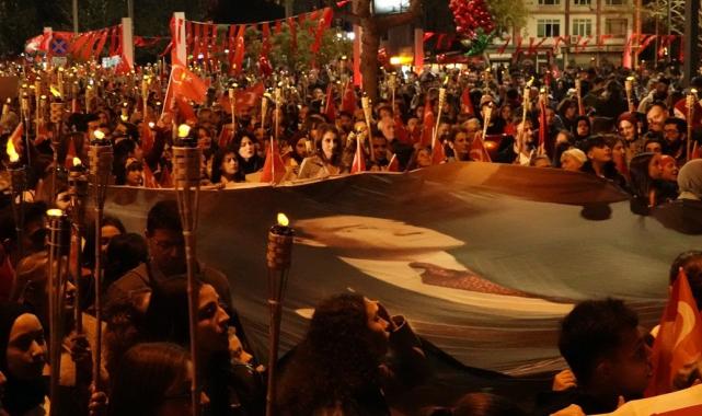 Yurdun dört bir yanında Cumhuriyet Bayramı için fener alayı