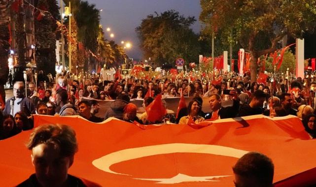 Yurdun dört bir yanında Cumhuriyet Bayramı için fener alayı