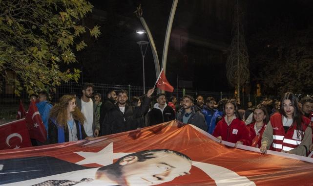 Yurdun dört bir yanında Cumhuriyet Bayramı için fener alayı