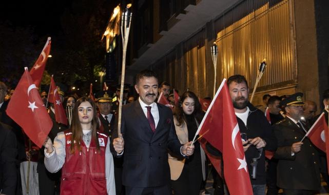 Yurdun dört bir yanında Cumhuriyet Bayramı için fener alayı