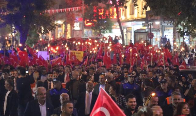 Yurdun dört bir yanında Cumhuriyet Bayramı için fener alayı