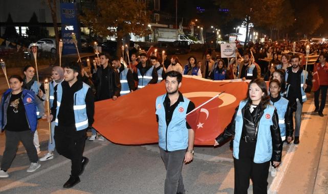Yurdun dört bir yanında Cumhuriyet Bayramı için fener alayı