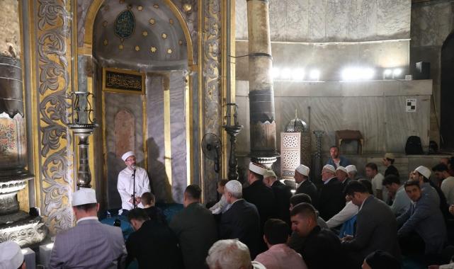Yurt genelindeki camilerde şehitler ve mazlumlar için dua edildi