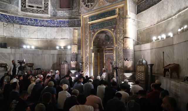 Yurt genelindeki camilerde şehitler ve mazlumlar için dua edildi