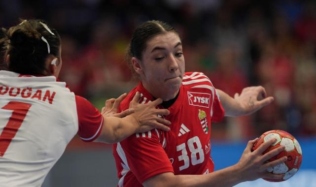 A Milli Kadın Hentbol Takımı, tarihinin ilk Avrupa Şampiyonası maçında yenildi