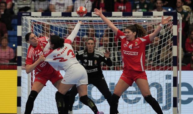 A Milli Kadın Hentbol Takımı, tarihinin ilk Avrupa Şampiyonası maçında yenildi