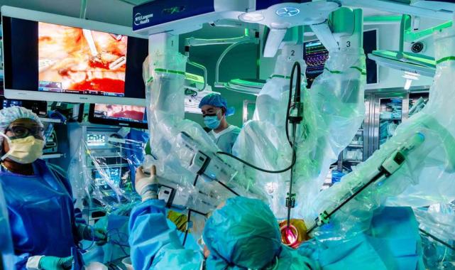 ABD'de dünyanın ilk tam robotik çift akciğer nakli yapıldı