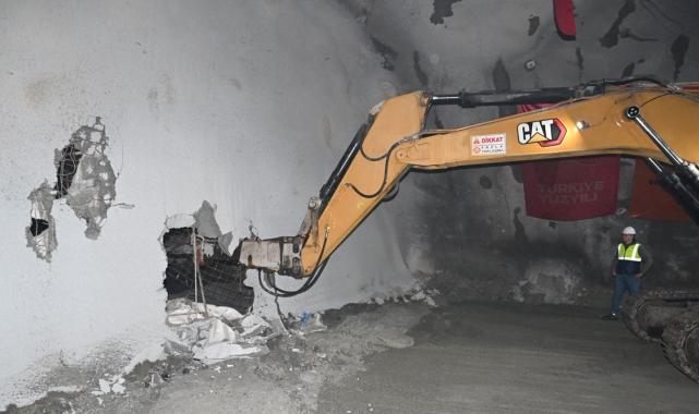 Abdulkadir Uraloğlu da katıldı: Çamlıhemşin Tüneli Işık Görme Töreni