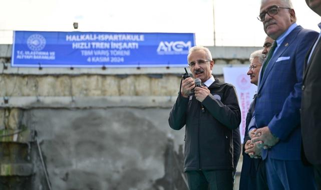 Abdulkadir Uraloğlu: Halkalı-Ispartakule etabının yüzde 74'ü tamamlandı