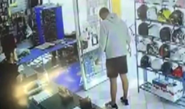 Antalya'da Atatürk görseline çirkin saldırı