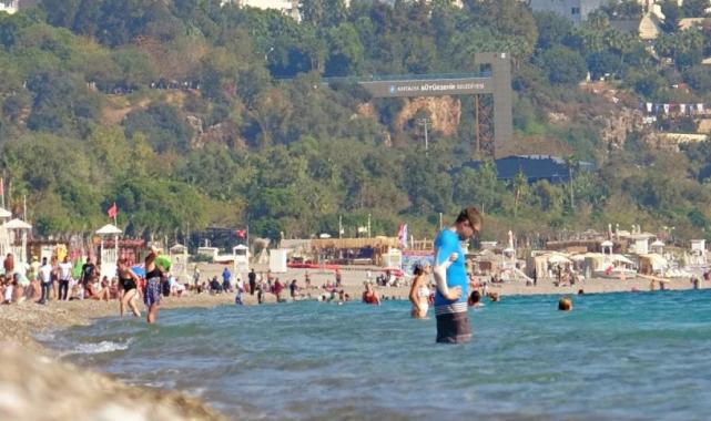 Antalya’da kasım ayında yazdan kalma günler