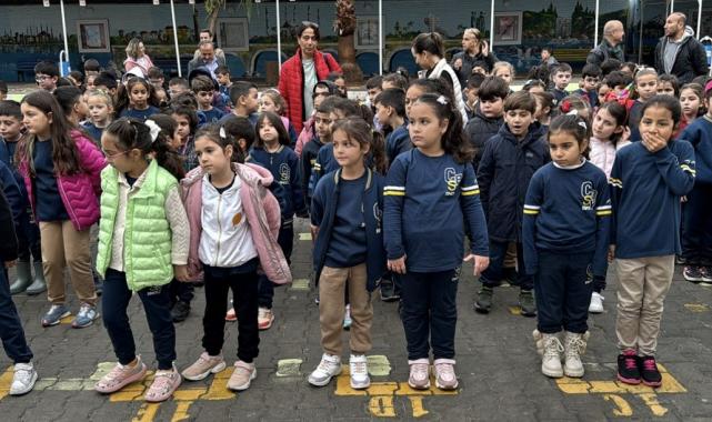 Ara tatil bitti: Milyonlarca öğrenci ders başı yaptı