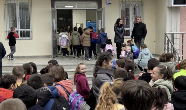 Ara tatil bitti: Milyonlarca öğrenci ders başı yaptı