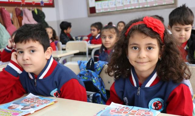 Ara tatil bitti: Milyonlarca öğrenci ders başı yaptı