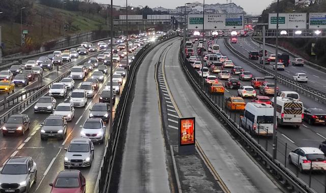 Ara tatilin bitmesiyle İstanbul'da trafik yoğunluğu yaşandı