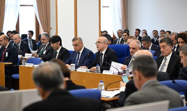 Bakan Mehmet Şimşek'ten asgari ücret açıklaması: Çalışanlarımızı enflasyona ezdirmeyeceğiz