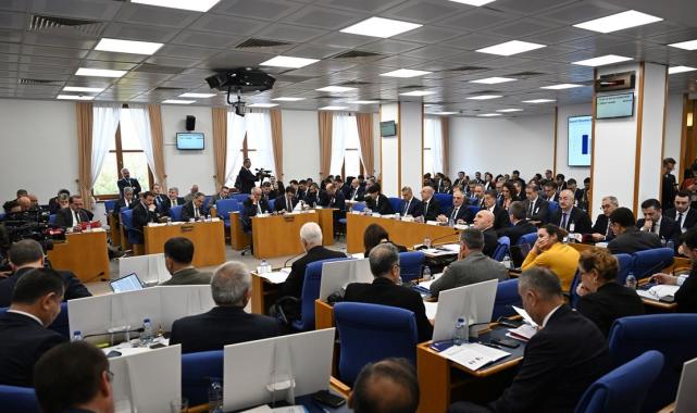 Bakan Mehmet Şimşek'ten asgari ücret açıklaması: Çalışanlarımızı enflasyona ezdirmeyeceğiz