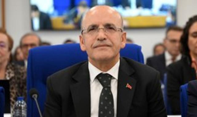 Bakan Mehmet Şimşek'ten asgari ücret açıklaması: Çalışanlarımızı enflasyona ezdirmeyeceğiz