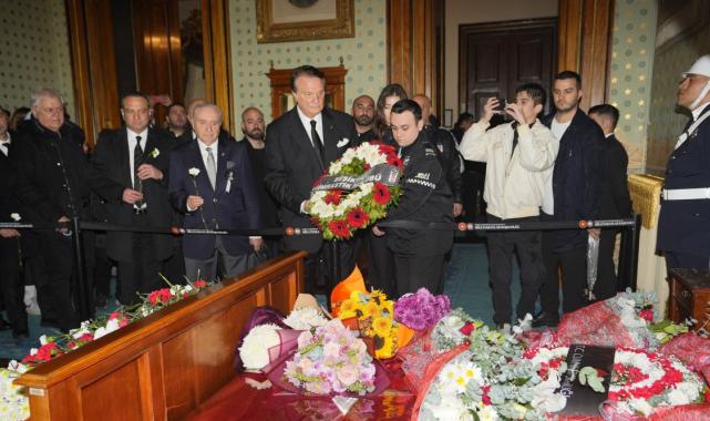 Beşiktaş Kulübü, gerçekleştirilen törenle Mustafa Kemal Atatürk'ü andı