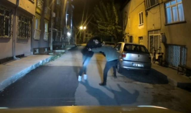 Burdur'da kız arkadaşı taksiden inmeyince şoföre bıçakla saldırdı