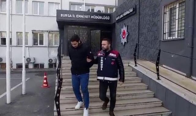 Bursa'da maskeli sahte polis, gerçek polislere yakalandı