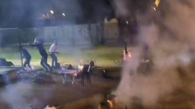 Bursa'da seyyar balıkçılardan zabıtaya sandalyeli saldırı