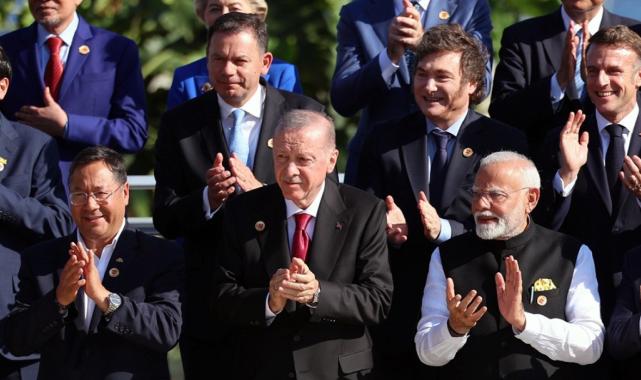 Cumhurbaşkanı Erdoğan'ın katıldığı G20 Zirvesi'nde liderlerden aile fotoğrafı