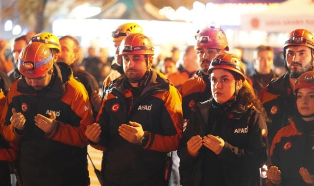 Düzce'de 12 Kasım depreminde ölenler anıldı