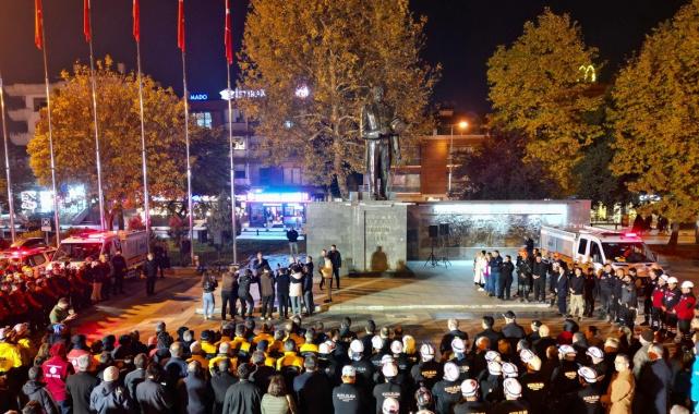 Düzce'de 12 Kasım depreminde ölenler anıldı