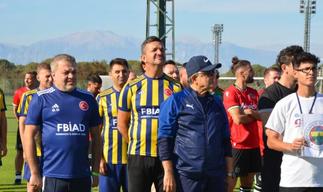 Efsaneler Kupası Futbol Turnuvası'nda Fenerbahçe'yi Yılmaz Vural çalıştırdı