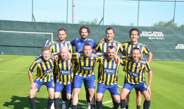 Efsaneler Kupası Futbol Turnuvası'nda Fenerbahçe'yi Yılmaz Vural çalıştırdı