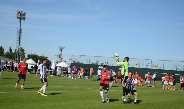 Efsaneler Kupası Futbol Turnuvası'nda Fenerbahçe'yi Yılmaz Vural çalıştırdı