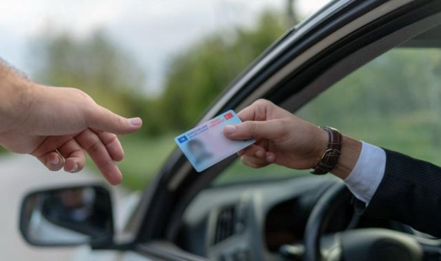 Ehliyet yeniletecekler için süre daralırken randevu yoğunluğu yüzde yüze dayandı!