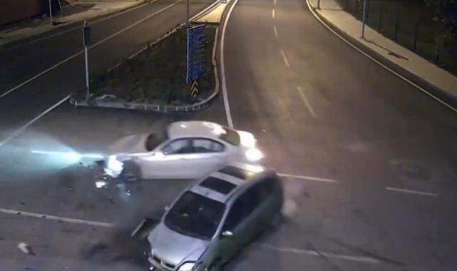 Erzincan'da art arda yaşanan trafik kazaları kameralara yansıdı