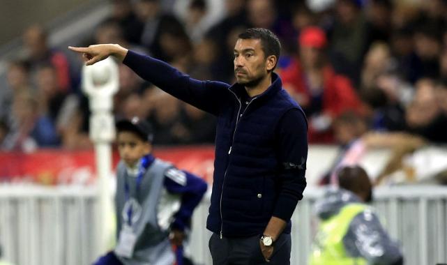 Giovanni van Bronckhorst, değişikler için son yarım saati tercih ediyor