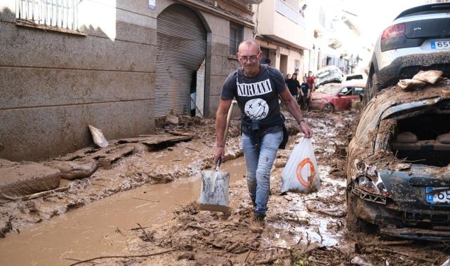 İspanya'da dakika dakika sel felaketinin gelişi: Ölü sayısı 250 oldu
