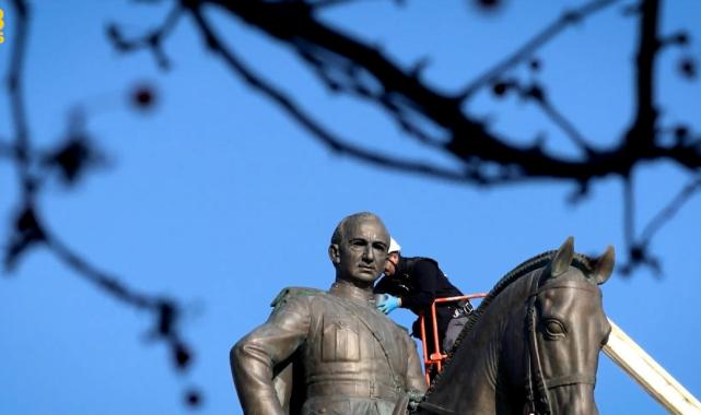 İstanbul Büyükşehir Belediyesi'nden heykel bakımı