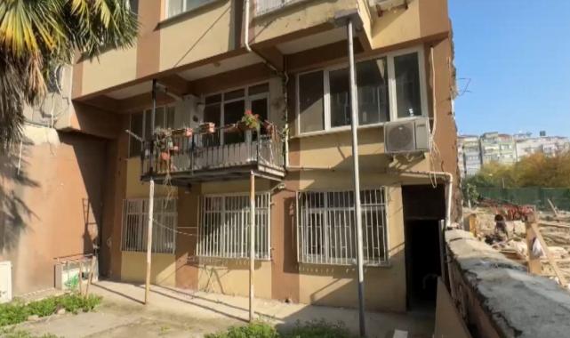 İstanbul'da kaçak balkon yapıp metal boruyla desteklediler